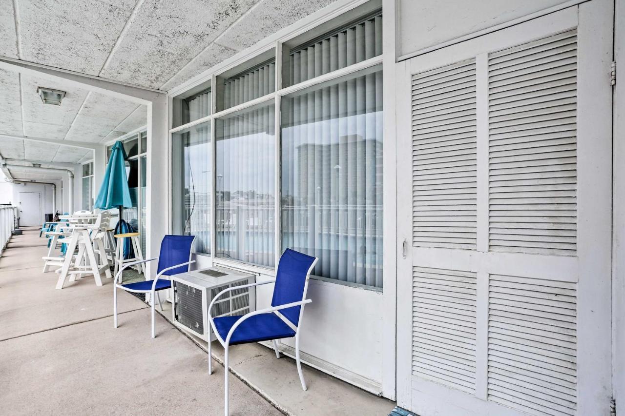 Virginia Beach Studio With Balcony And Pool View! Apartment Exterior photo